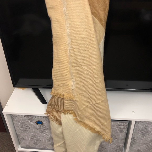 Blanket Scarf - Picture 5 of 5